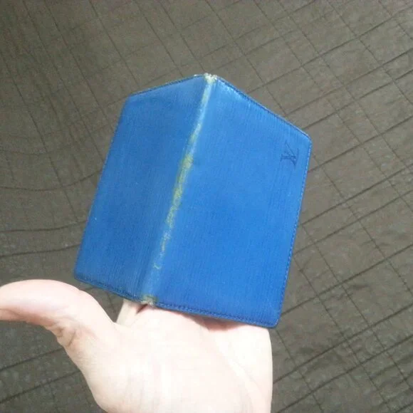 Vintage LV Louis Vuitton  Epi Leather  ID Card Holder Bifold Blue Unisex - Picture 4 of 13
